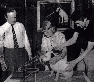 Toby in 1981 with Barbara Woodhouse, HMV MD James Tyrell (Left) and Peter Pritchard (Right)