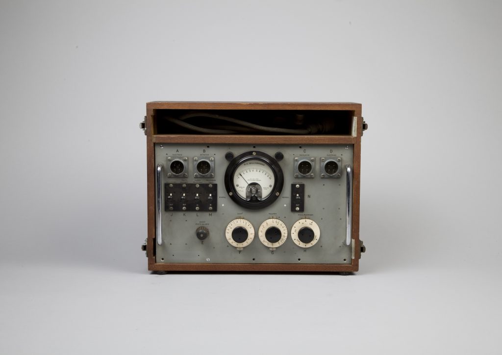 Capacitance Altimeter EMIAT.357 This is a Test Set for a Capacitance Altimeter developed by A D Blumlien. A capacitance altimeter was a non-barometric means of measuring low-level elevation. It was based on the change in capacitance (the ability of an object to hold a charge) between an aircraft and the earth's surface, with the height of the aircraft above the surface. Work began on low-level altimeters in the summer of 1940, with many flight trials carried out in Wellington, Whitley, Halifax, Stirling and Lancaster bombers. Such an instrument allowed 'blind landing'; low-level bombing and torpedo releases; mine laying and parachute dropping. Production: EMI Place: Hayes, England Date: 1940-1943 Photographer: www.thomasbutlerphotographer.com